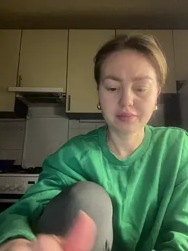 MartaLuna  online show from February 2, 2026, 6:28 pm