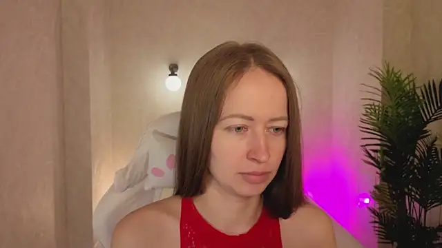 bella li   online show from December 14, 2025, 1:22 am