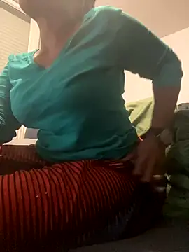 Snapshot of douceebene chatting on October 24, 2025, 5:31 pm douceebene online show from October 24, 2025, 5:31 pm