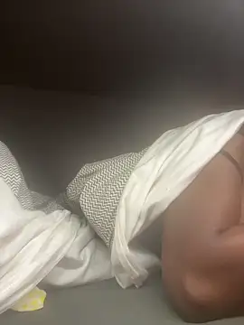 Snapshot of douceebene chatting on October 30, 2025, 10:32 pm douceebene online show from October 30, 2025, 10:32 pm