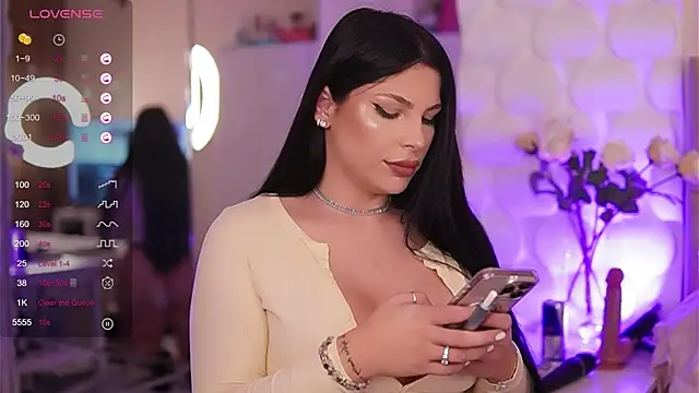 Snapshot of PlayfulAvalyn chatting on October 9, 2025, 10:52 pm PlayfulAvalyn online show from October 9, 2025, 10:52 pm