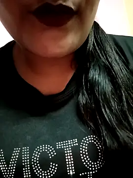 Snapshot of Moni_6969 chatting on September 18, 2025, 11:12 am Moni 6969 online show from September 18, 2025, 11:12 am