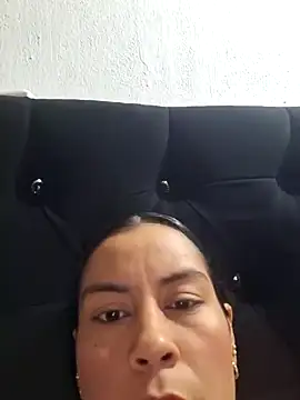 Chloe y Dante online show from October 20, 2025, 3:12 pm