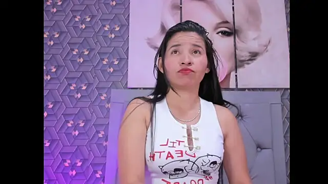 Marie G33 online show from September 12, 2025, 2:17 pm