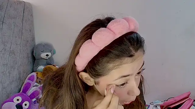 kimmy vegga2 online show from October 9, 2025, 2:48 pm