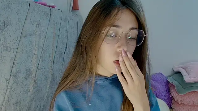 kimmy vegga2 online show from October 19, 2025, 5:08 am