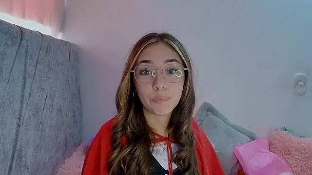 kimmy vegga2 online show from October 31, 2025, 5:03 pm