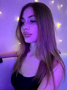 Snapshot of Elizabeth_Tay chatting on November 7, 2025, 4:40 pm Elizabeth Tay online show from November 7, 2025, 4:40 pm