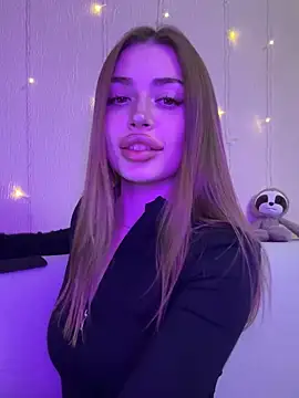 Snapshot of Elizabeth_Tay chatting on December 18, 2025, 6:36 pm Elizabeth Tay online show from December 18, 2025, 6:36 pm