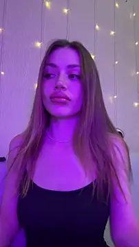 Snapshot of Elizabeth_Tay chatting on December 19, 2025, 6:37 pm Elizabeth Tay online show from December 19, 2025, 6:37 pm