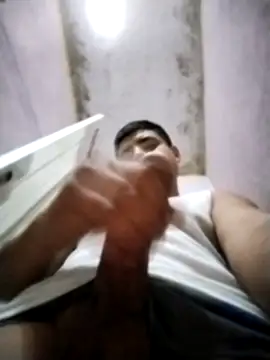 Snapshot of reycam97 chatting on March 4, 2026, 4:51 am reycam97 online show from March 4, 2026, 4:51 am