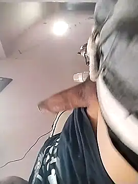 reycam97 online show from April 14, 2026, 2:23 pm