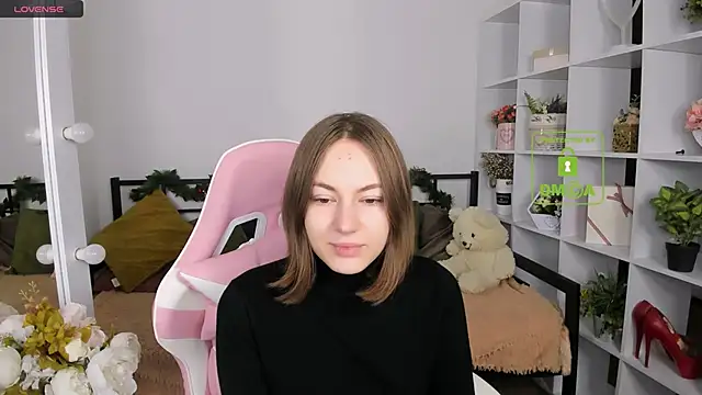 Elma Lily online show from December 21, 2025, 6:53 am