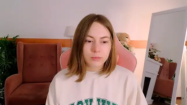 Elma Lily online show from February 7, 2026, 7:56 am