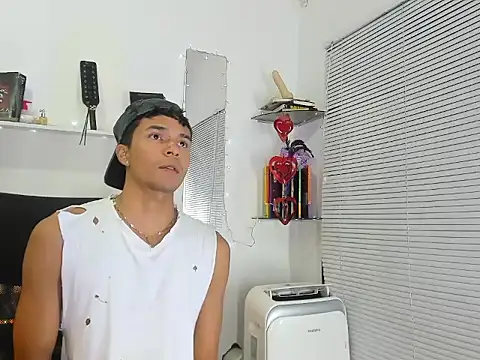 Snapshot of xxKamadevaxx chatting on February 25, 2026, 12:37 pm xxKamadevaxx online show from February 25, 2026, 12:37 pm