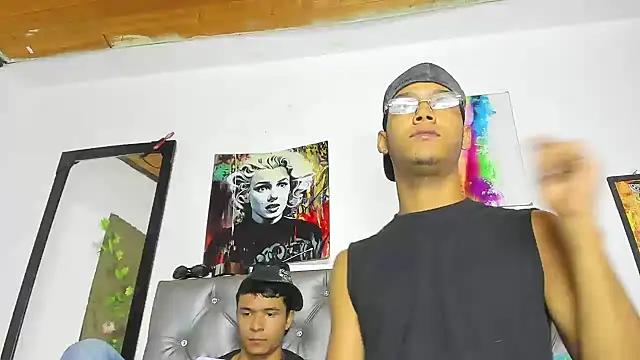 Snapshot of xxKamadevaxx chatting on March 4, 2026, 12:44 pm xxKamadevaxx online show from March 4, 2026, 12:44 pm