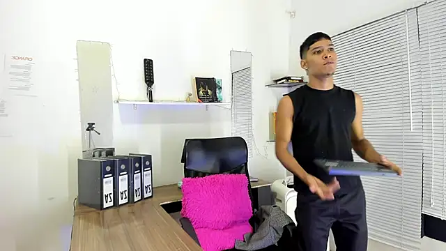 Snapshot of xxKamadevaxx chatting on March 9, 2026, 12:53 pm xxKamadevaxx online show from March 9, 2026, 12:53 pm