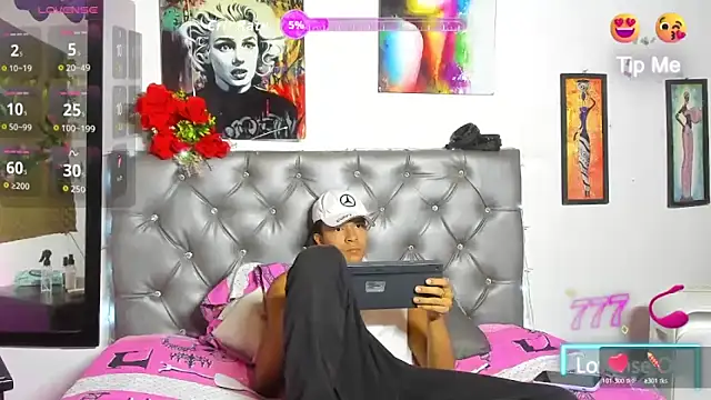 Snapshot of xxKamadevaxx chatting on March 25, 2026, 12:33 pm xxKamadevaxx online show from March 25, 2026, 12:33 pm