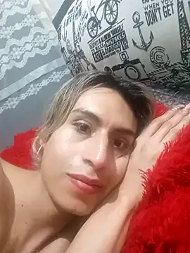 ZafiroRios online show from November 5, 2025, 4:12 am