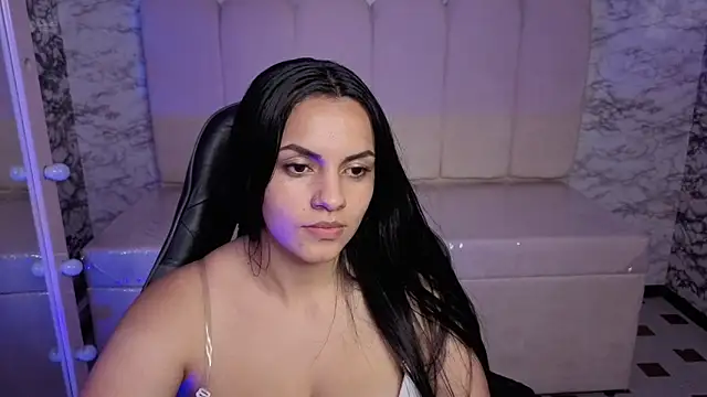 Snapshot of Mialover_v chatting on October 10, 2025, 1:04 am Mialover v online show from October 10, 2025, 1:04 am