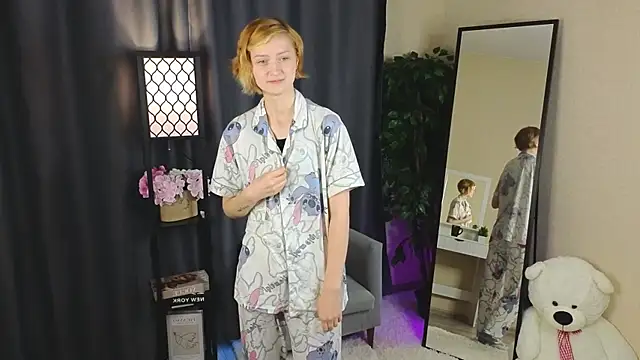 PattyDriere online show from September 16, 2025, 2:23 am