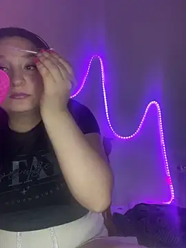 Emma  Fox  online show from October 18, 2025, 3:24 pm