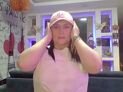 Snapshot of Venusina_07 chatting on October 19, 2025, 6:47 am Venusina 07 online show from October 19, 2025, 6:47 am