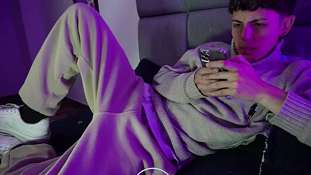 NaytonFreeman online show from January 18, 2026, 3:21 am