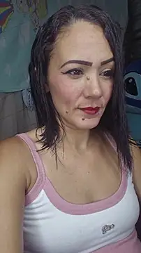 Lhia  online show from November 28, 2025, 7:05 pm