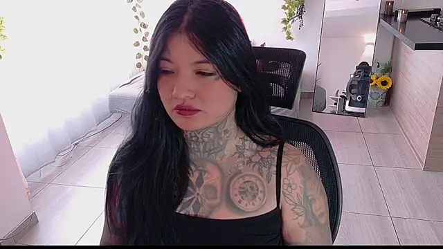 Snapshot of Unatatuada chatting on October 6, 2025, 5:43 pm Unatatuada online show from October 6, 2025, 5:43 pm