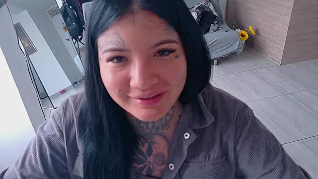 Snapshot of Unatatuada chatting on October 11, 2025, 12:36 pm Unatatuada online show from October 11, 2025, 12:36 pm