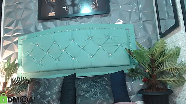 Snapshot of sheyla__ebony chatting on October 29, 2025, 7:26 pm sheyla ebony online show from October 29, 2025, 7:26 pm