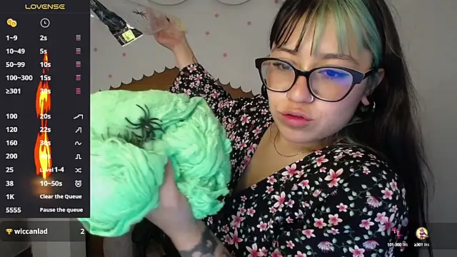 nicte t  online show from October 6, 2025, 8:28 pm