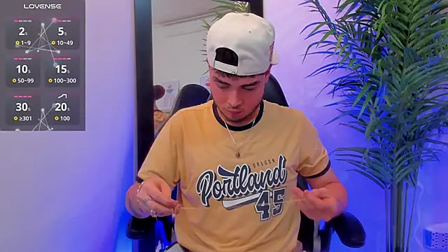 SALVATORE MULLER1 online show from October 16, 2025, 11:33 am