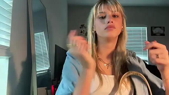 AnnGrayson online show from September 24, 2025, 8:12 pm