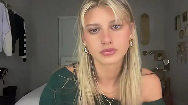 AnnGrayson online show from October 8, 2025, 1:36 am