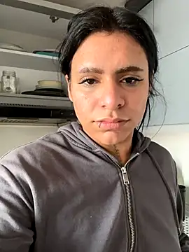 Sara Andradee online show from September 18, 2025, 3:47 pm