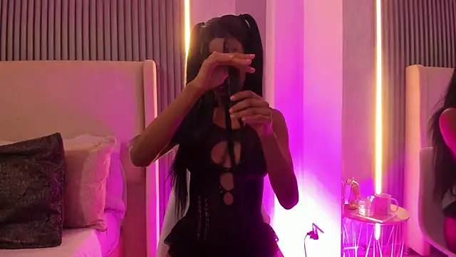 Snapshot of AishaValcazar chatting on September 30, 2025, 3:22 am AishaValcazar online show from September 30, 2025, 3:22 am