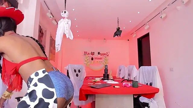 Snapshot of AishaValcazar chatting on October 30, 2025, 12:12 am AishaValcazar online show from October 30, 2025, 12:12 am