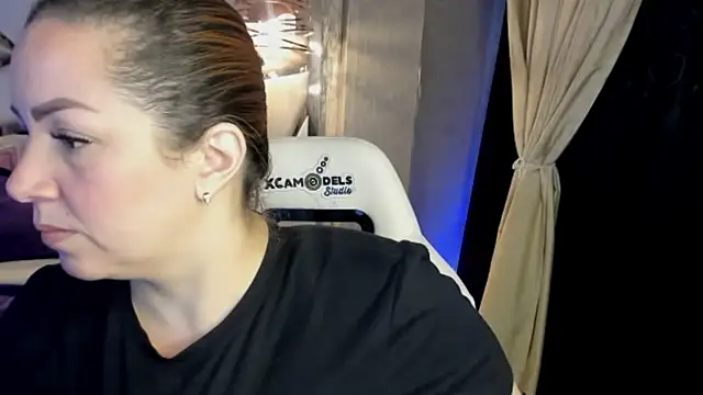 Snapshot of alexiaystive3 chatting on October 1, 2025, 4:02 pm alexiaystive3 online show from October 1, 2025, 4:02 pm