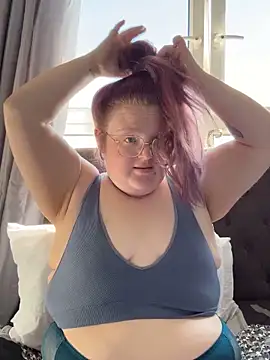 Snapshot of AmberBliss-X chatting on September 28, 2025, 11:26 am AmberBliss-X online show from September 28, 2025, 11:26 am