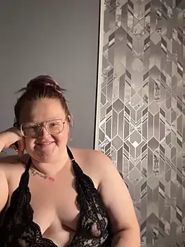 Snapshot of AmberBliss-X chatting on October 3, 2025, 7:11 pm AmberBliss-X online show from October 3, 2025, 7:11 pm