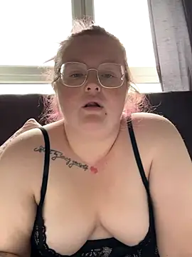 Snapshot of AmberBliss-X chatting on October 7, 2025, 11:07 am AmberBliss-X online show from October 7, 2025, 11:07 am