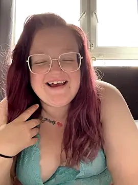 Snapshot of AmberBliss-X chatting on October 8, 2025, 10:02 am AmberBliss-X online show from October 8, 2025, 10:02 am