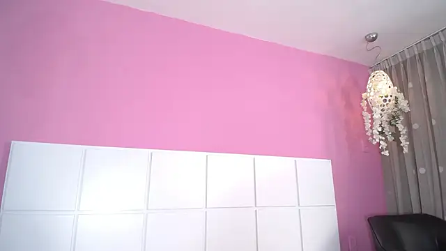 Snapshot of Aliciabloom chatting on September 24, 2025, 12:41 pm Aliciabloom online show from September 24, 2025, 12:41 pm