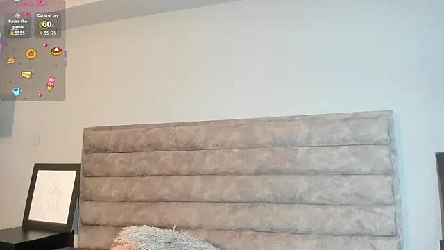 Snapshot of Aliciabloom chatting on October 21, 2025, 12:28 pm Aliciabloom online show from October 21, 2025, 12:28 pm