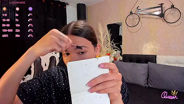 Snapshot of Almaazz chatting on February 26, 2026, 5:45 pm Almaazz online show from February 26, 2026, 5:45 pm