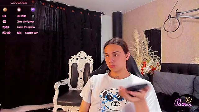 Snapshot of Almaazz chatting on February 27, 2026, 7:36 pm Almaazz online show from February 27, 2026, 7:36 pm