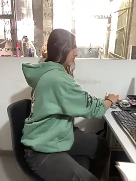 Snapshot of Almaazz chatting on March 7, 2026, 1:08 pm Almaazz online show from March 7, 2026, 1:08 pm