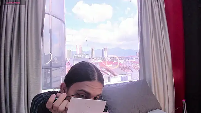 Snapshot of Almaazz chatting on March 20, 2026, 7:52 pm Almaazz online show from March 20, 2026, 7:52 pm